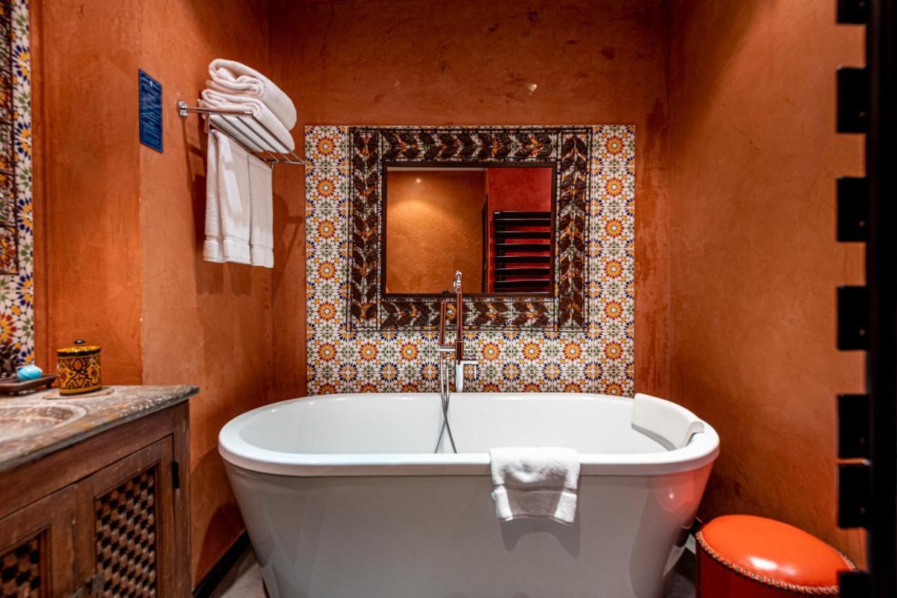 Le Tresor Des Templiers Hotell Malataverne Exteriör bild