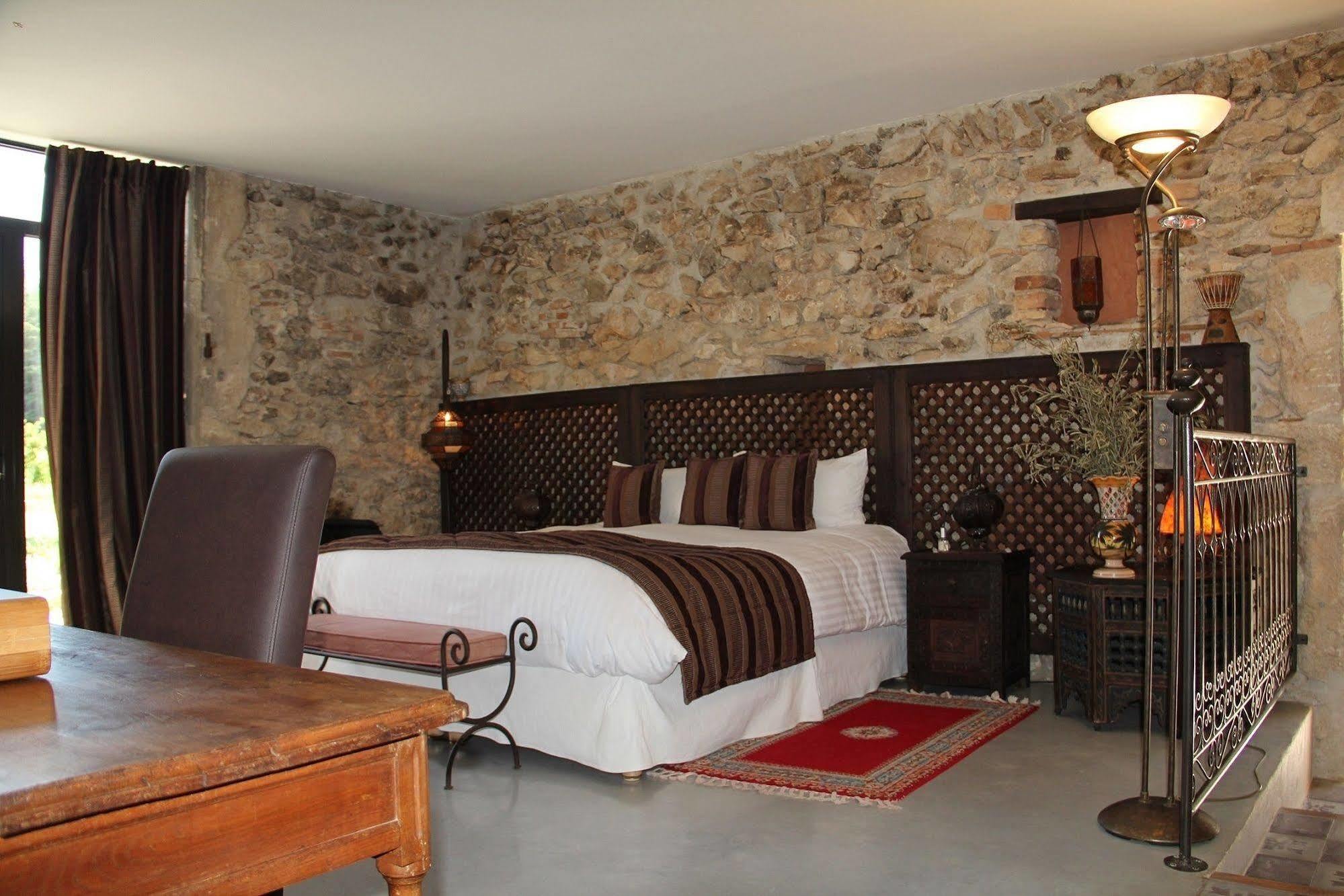 Le Tresor Des Templiers Hotell Malataverne Exteriör bild